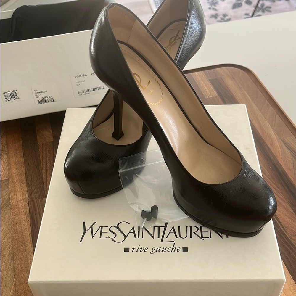 Yves Saint Laurent Black Patent Leather Heels